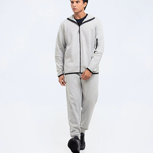 Chándal con cremallera gris claro para hombre de tela cálida de alta calidad con capucha de manga completa Ideal para ropa informal y de invierno - Product Image 1