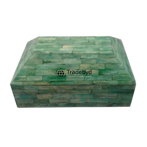 Caja con incrustaciones de resina sostenible hecha a mano para almacenamiento de joyas y soluciones de regalos éticos de Tradebyd - Product Image 5