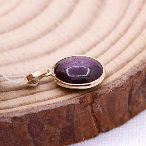 Compre colgante de piedras preciosas de rubí natural en oro amarillo sólido de 14K Joyería hecha a mano para mujer al por mayor - Product Image 2