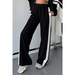 Conjunto Deportivo Negro con Rayas Blancas Gruesas en los Laterales - Product Image 2