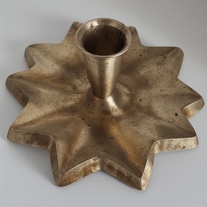 Cesto Natalizio Frosted Bliss con Rivestimento Bianco Morbido che Riflette la Bellezza della Neve Calma delle Serate Invernali in Metallo Resistente - Product Image 3