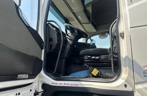 VOLVO FH 500 del 2017 con Trasmissione Automatica, Motore Diesel a Combustione Interna da 13.0L, 305kW (415 CV) - Product Image 2