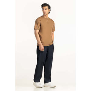 Camiseta Henley Casual para Hombre, Corte Regular, Tejido de Punto de 180 GSM, 85% Algodón, 15% Poliéster, Transpirable, Manga Corta, Estampada - Product Image 4