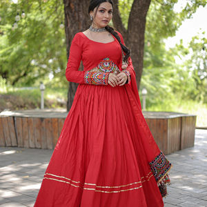 Parche bordado de algodón de rayón puro de último diseñador Kodi Work Lehenga Choli de FabZone - Product Image 1