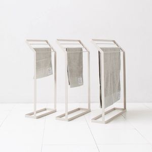 Elegante Toallero de Hierro que Mejora la Decoración del Baño y Ofrece un Espacio Práctico para Colgar y Organizar de Forma Eficiente - Product Image 1