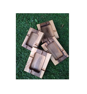 Cendrier carré en bois rustique fait à la main de style américain avec un centre profond pour les jardins, les cafés, les patios et une utilisation extérieure élégante - Product Image 3