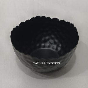 Le plus récent bol en métal noir durable idéal pour servir ou mélanger avec une forme solide et des parois lisses offrant un confort pour un usage domestique - Product Image 2