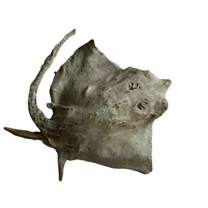 Handmade bronze life size Ray Fish sculpture with brown/green patina for art collection and home decoration 39 x46 x13cm