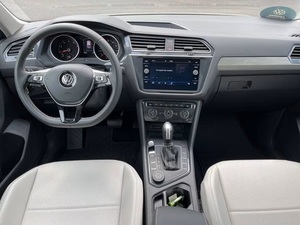 2021 Tiguan SE 4dr SUV AWD (2.0L 4cyl Turbo 8A) RHD/LHD voiture d'occasion avec sièges en cuir livraison rapide véhicule disponible vente - Product Image 2