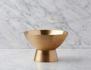 Cuenco de latón artesanal con patrones de diseño étnico perfecto para regalar o presentar una mesa de lujo - Product Image 2