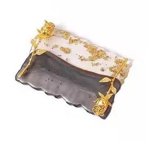 Bandeja de Servicio de Resina de Lujo Moderna con Posavasos, Bandeja Premium Hecha a Mano para Alimentos y Bebidas para Hogares Elegantes - Product Image 1