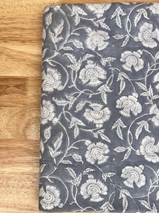 Tissu de robe 100% coton imprimé par bloc de main floral par bloc de cour coton imprimé à l'usine - Product Image 3