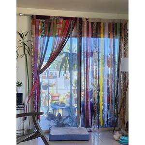 Cortina Boho de Sari de Seda Reciclada, Separador de Ambientes Multicolor, Persianas y Cenefas Bohemias para Decoración Bohemia - Product Image 1