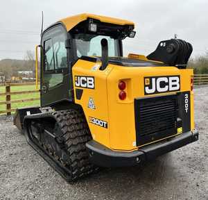 Minicargadora de orugas JCB 300T 4x4 diésel con cucharón y gran potencia de excavación para construcción y manipulación de materiales - Product Image 6
