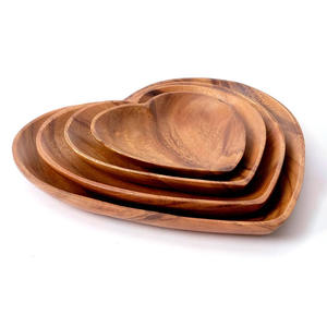 Service d'assiettes en forme de cœur vaisselle écologique vaisselle en bois assiettes en bois artisanales pour servir les repas - Product Image 2