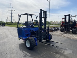 Chariot élévateur à moteur thermique Princeton D45.2 Turfmate 2024 avec commandes par joystick, conduite assise, pneus pneumatiques, hauteur de levage de 10 pieds, neuf - Product Image 6