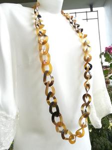 Collier de luxe en corne de buffle fait à la main, bijoux naturels et durables pour femmes, haute qualité - Product Image 2