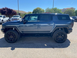 Vehículo Utilitario Deportivo 4x4 de Nueva Energía, Tamaño Completo, 2025, 2X Performance, Batería de 90-110 kWh - Product Image 3