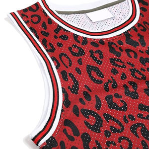 Camisetas de baloncesto de entrenamiento sin mangas de leopardo rojo de diseño personalizado, equipo deportivo de equipo de buena calidad que incluye opciones de talla grande - Product Image 4
