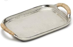 Plateau de service rectangulaire en aluminium argenté haut de gamme avec poignée pour la maison et les hôtels, idéal pour servir des aliments et des collations sur table. - Product Image 2