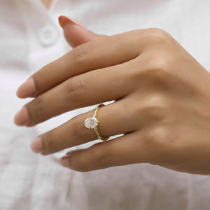 Anillo de diamante alargado delicado de compromiso fino de diamante de moissanita de corte ovalado de 1,50 quilates en oro rosa sólido de 18K para mujer - Product Image 2