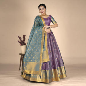 Lehenga Choli de Seda Banarasi Regal, Diseño Tradicional Tejido con Buti, Dupatta con Borde Ancho para Bodas, Diwali y Fiestas - Product Image 3