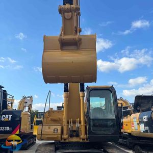 Excavatrice sur chenilles d'occasion Caterpillar 320C, en forte demande dans le monde entier pour les opérations et les services de maintenance - Product Image 2