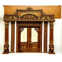 Porte de salon sur mesure en teck, style traditionnel du sud de l'Inde, avec sculptures de paons et piliers en forme d'éléphant, style Devghar.