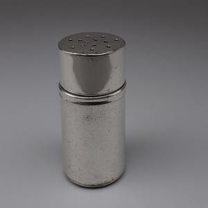 Elegante molinillo de sal y pimienta de latón con acabado plateado antiguo artesanal Diseñado para interiores de comedor decorativos - Product Image 2