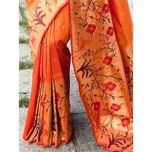 Sari de Seda Paithani Tejido Naranja Ornamentado con Blusa para Bodas - Product Image 2
