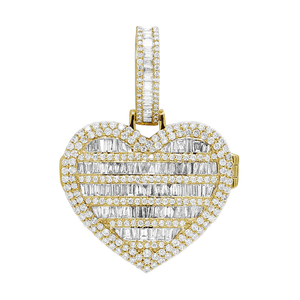 Colgante de Lujo con Moissanita Helada Estilo Hip Hop, Forma de Tornillo, Piedras Baguette, Plata 925, Acabado en Oro Amarillo de 25 Quilates, Premium - Product Image 4