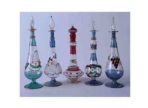 ขวดน้ำหอมทรงสูงทำจากแก้วคริสตัลแกะสลักด้วยกรดสีทอง งานฝีมืออียิปต์ ดีไซน์โดดเด่น คุณภาพเยี่ยม มีจำหน่ายในตลาดที่เชื่อถือได้ - Product Image 3