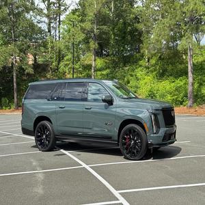 2025 Cadillac Escalade ESV AWD V-Series SUV/Crossover Automático con Motor V8 Supercargado de 6.2L - Product Image 4