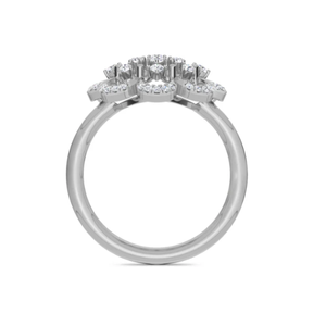 Bague élégante au design floral vintage avec diamants créés en laboratoire, idéale pour les propositions romantiques, les anniversaires et les célébrations - Product Image 2