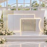 Décor de mariage de luxe en or blanc en forme de lotus pour la scène de mariage et la décoration d'événements