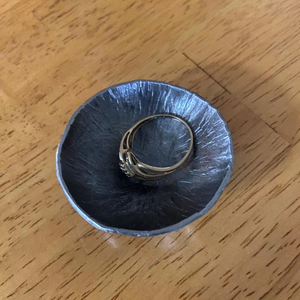 Plateau à bijoux en cuivre martelé, porte-bague en cuivre artisanal, plateau à bibelots décoratif en cuivre, petit plateau à bibelots en cuivre - Product Image 3