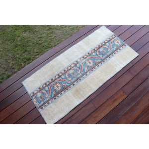 Alfombra Turca de 1.8x3.9 pies, Alfombra Pequeña Vintage, Alfombra de Lana con Diseño Floral Azul - Product Image 2