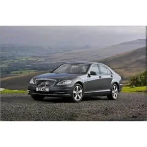 Impresión en Lienzo de Fida: Mercedes Clase S en Antracita en un Paisaje Highland - Product Image 6