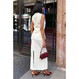 Ensemble en crêpe midi 10230 avec détail bouton doré et gilet – Accessoire de mode haut de gamme - Product Image 5