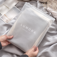 Sacs refermables en PE givré avec logo personnalisé, imperméables et réutilisables, pour l'emballage de vêtements, chaussettes, pantalons, t-shirts, fourrures