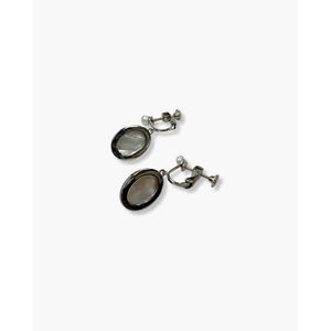 Pendientes de Perlas Ovaladas con Incrustaciones de Perlas - Product Image 3