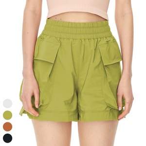 Short de fitness personnalisé à la mode avec de grandes poches Pantalon court de sport de yoga décontracté à taille haute personnalisé Short cargo personnalisé pour les femmes - Product Image 2