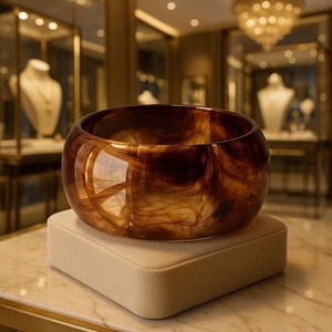 Nouvelle conception de bracelets en résine acrylique faits à la main, personnalisés, épais, transparents, à manivelle - HUSSAIN CRAFTS, écologiques, tendance pour les mariages - Product Image 2