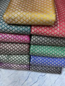 Tissu jacquard de brocart brillant avec finition lisse pour robes élégantes et projets décoratifs Approvisionnement en vrac - Product Image 6