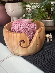 Cuenco para Hilo de Ganchillo Portátil, Simple y Sostenible, Hecho de Madera Maciza |   Organizador de Hilo para Tejer Hecho a Mano, Resistente, para Uso en el Hogar y el Estudio - Product Image 2