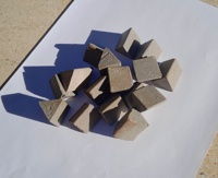 Support d'ébavurage en céramique 30.5X30X30mm utilisé pour le polissage, le nettoyage et le meulage de pièces métalliques dures