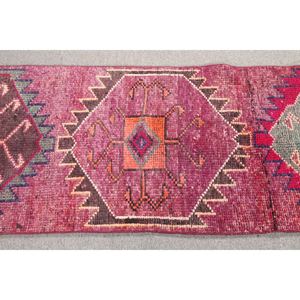 Petit tapis turc de 2,3 x 13,6 pieds, tapis géométrique vintage violet orange - Product Image 3