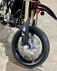 Motocicletas DR-Z400SM 2024 de 398cc con Motor Monocilíndrico, Disponibles para la Venta - Product Image 3