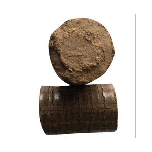 Briquettes de sciure de bois en vrac prêtes à être expédiées aux distributeurs et aux utilisateurs industriels - Product Image 2