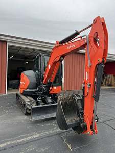 Mini-excavatrice sur chenilles hydraulique Kubota KX057-5 d'occasion, 5 tonnes |   Mini-excavatrice compacte de 5 tonnes Kubota KX057-5 à moteur diesel - Product Image 3